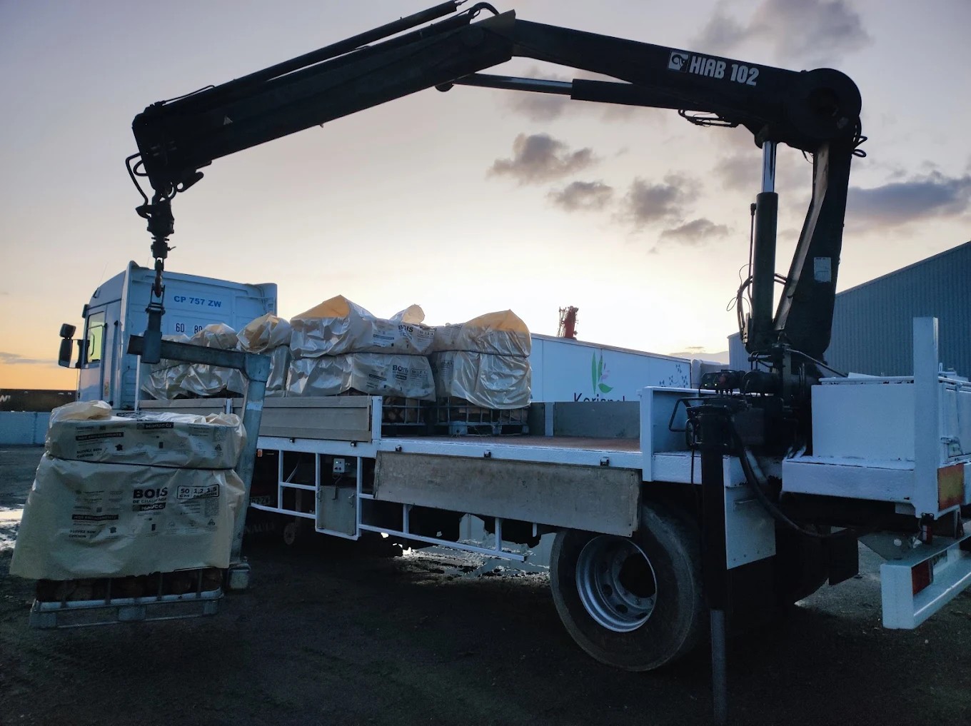 Illustration logistique - quai / chargement